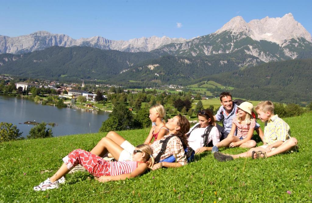 Ferienhotel Lindenhof Leogang Exteriör bild