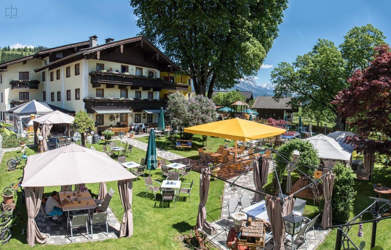 Ferienhotel Lindenhof Leogang Exteriör bild